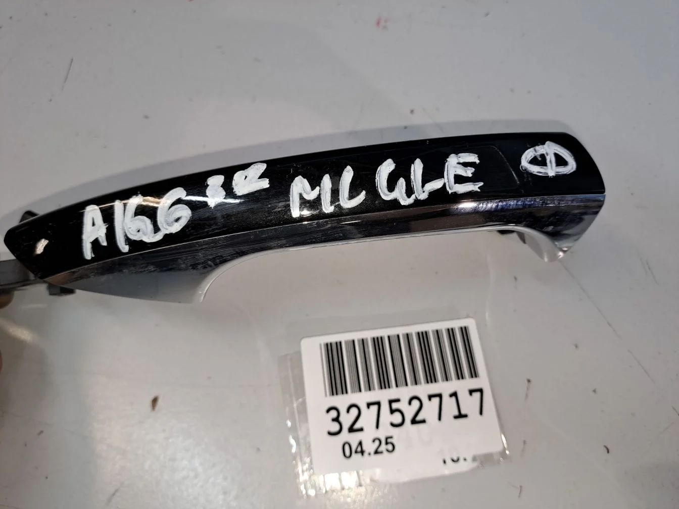 Ручка двери нaружная задняя правая для Mercedes GL-klasse X166 GL GLS 2012-