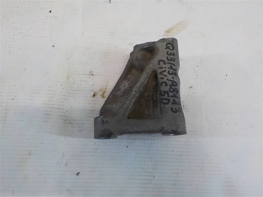 Кронштейн генератора Honda Civic VIII (2005—2009)