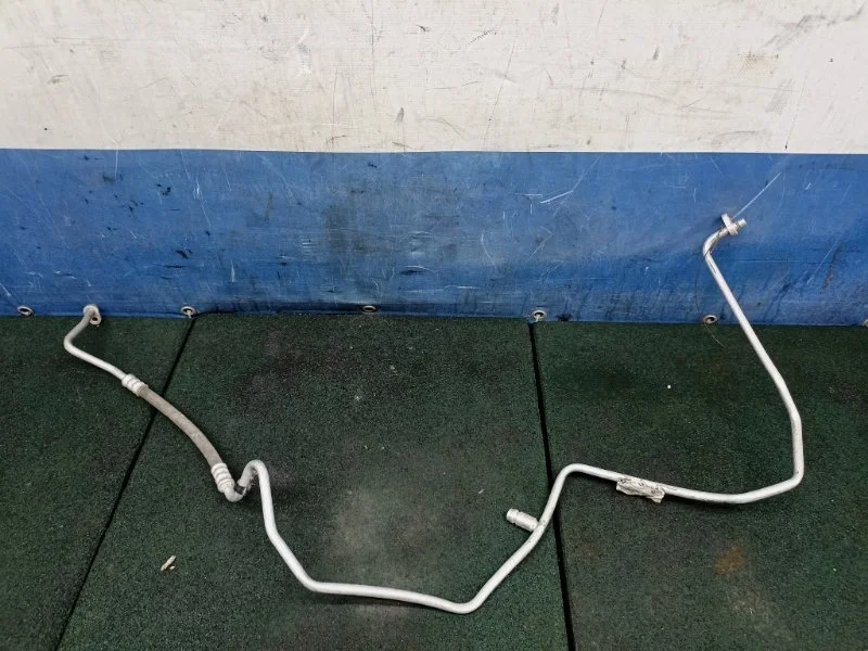 Трубка кондиционера Renault Duster 1 2015 924407742R 2.0 F4R410