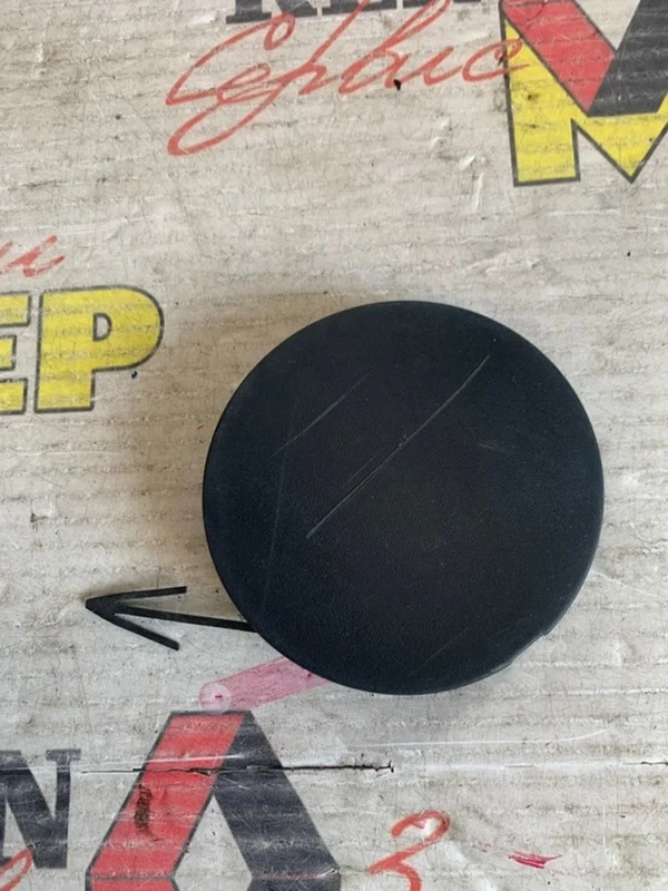 Заглушка буксировочного крюка Nissan Qashqai 2007