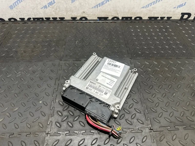 Блок управления двигателем BMW 13617808222 E60 М57