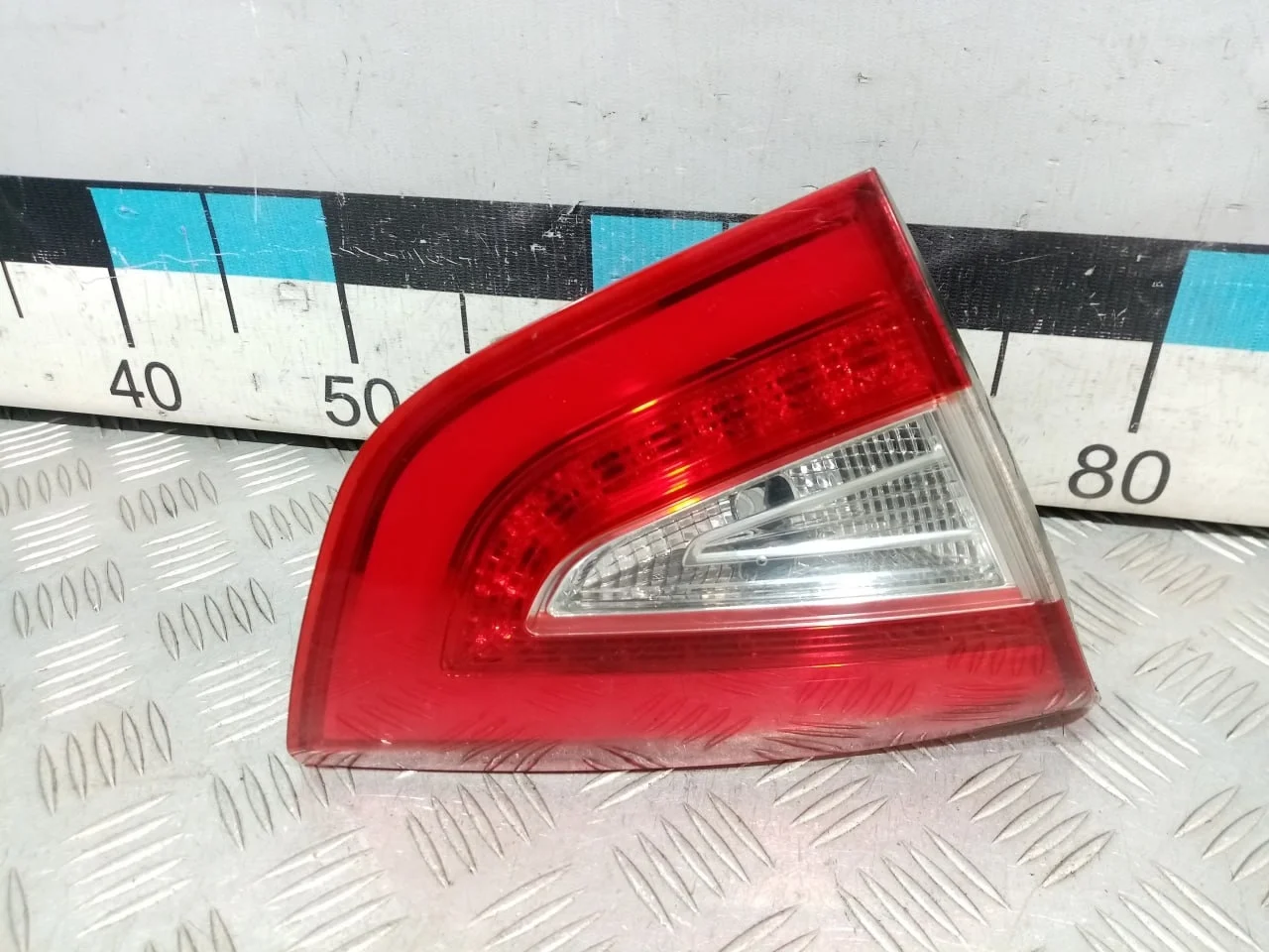 [Б/У] Фонарь задний внутренний левый [Код: 00605076 ]