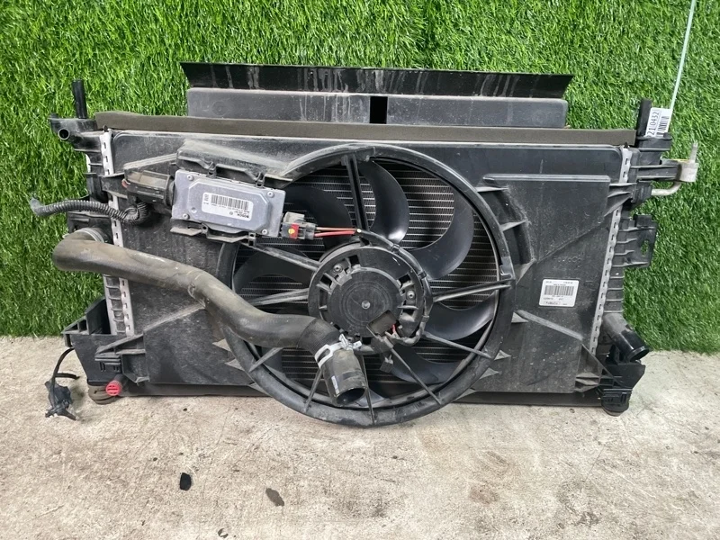 Пакет охлаждения Ford Focus 3 2013 1137328567 CB8 MGDA