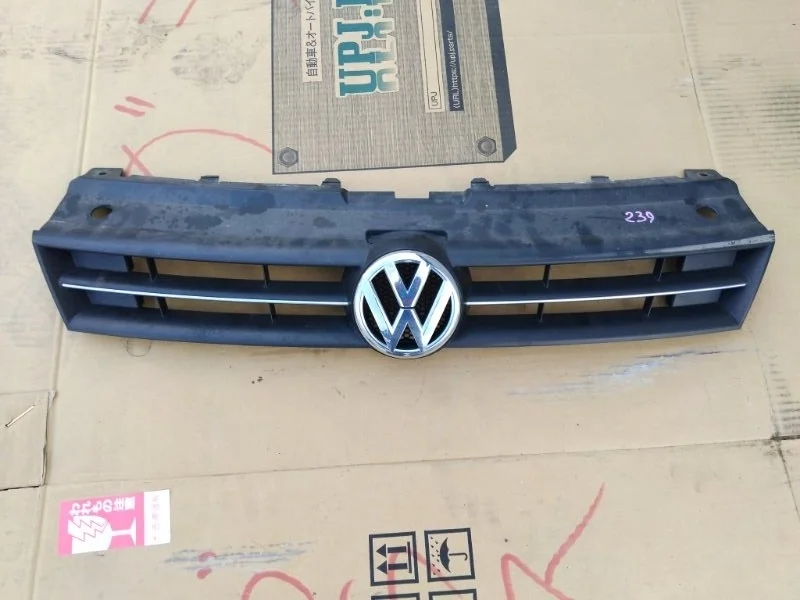 Решетка радиатора Volkswagen Polo 2009-2015