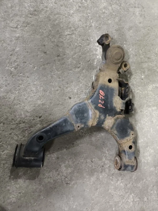 Рычаг передний нижний левый Toyota Sequoia Ii 2008 - 2022 2008 4806909090 5.7 I 3URFE