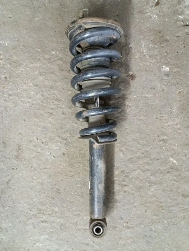 Амортизатор передний Mitsubishi L200 (2006-2015) 2011 MR992321 ПИКАП 2.5 D 4D56