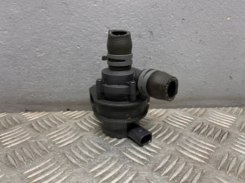 Водяная помпа Audi A6 C6