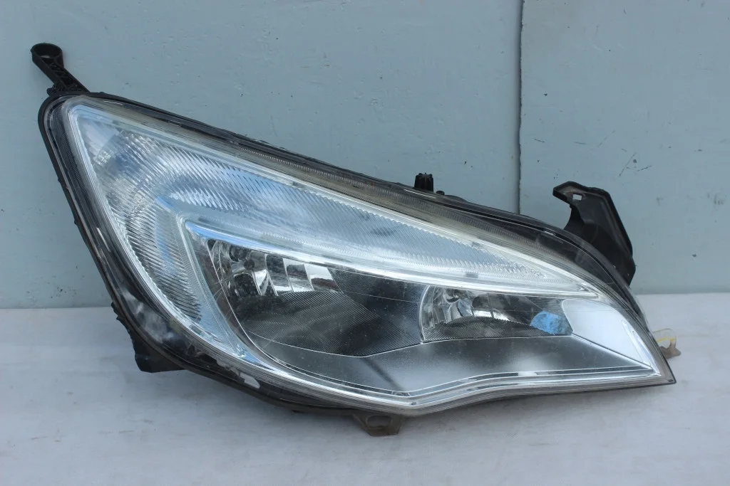 Фара хром правая сломано крепление Opel Astra J JФР46