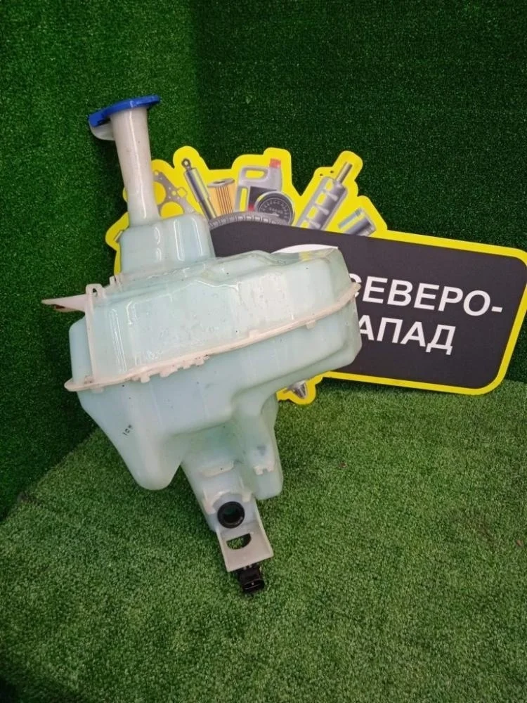Бачок омывателя Hyundai Solaris 2013 986104L000 RB G4FC