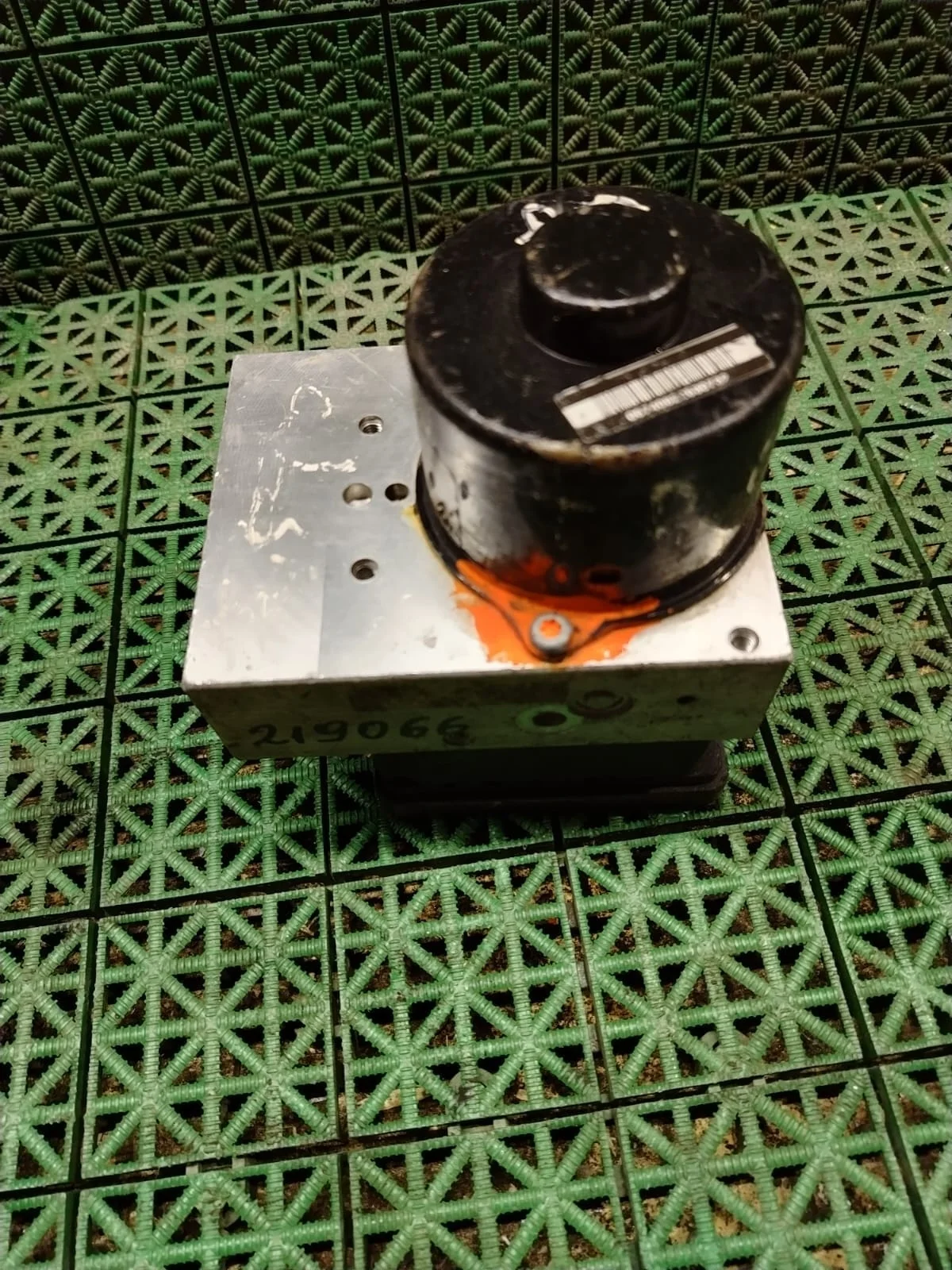 Блок ABS 7L0614111D Б/У TOUAREG(2003-2010)