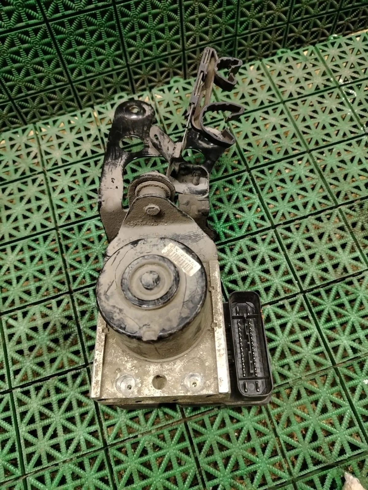 Блок ABS AUDI, SKODA, VOLKSWAGEN 1K0614117S 2011- Б/У JETTA 6(2011-)