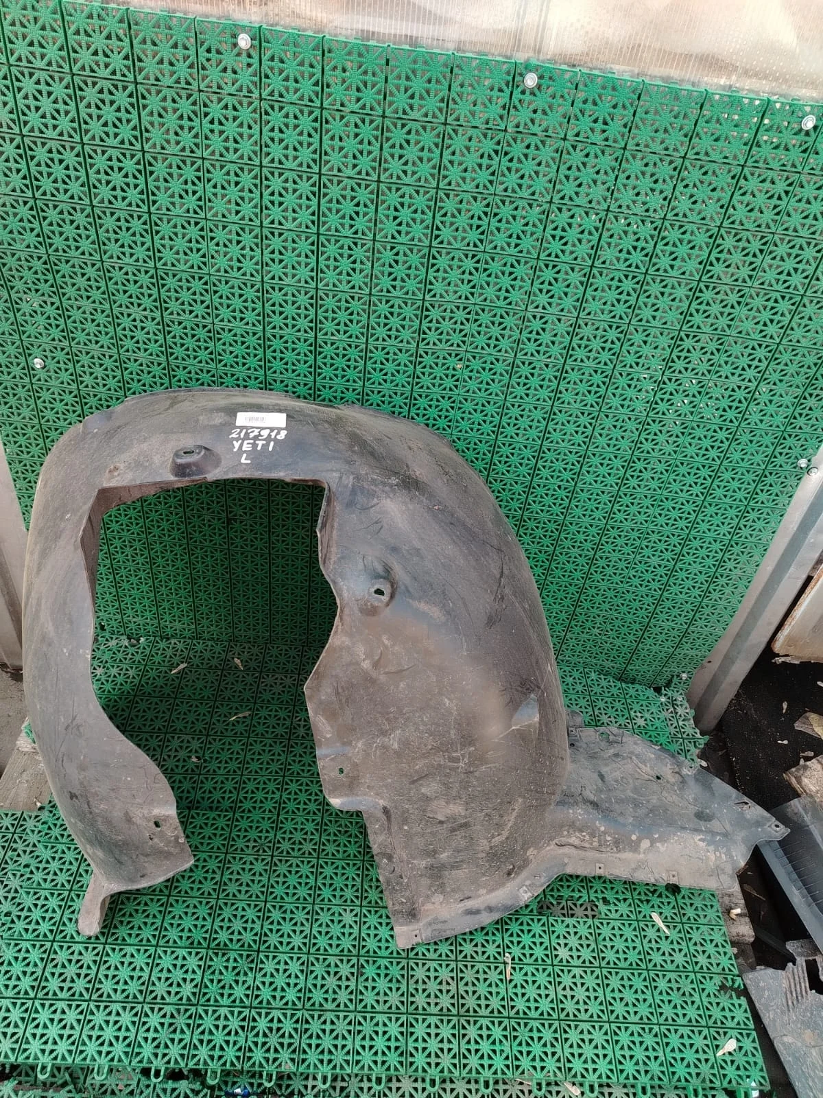 Подкрылок, локер SKODA YETI 2010- передний левый б/у YETI(2010-