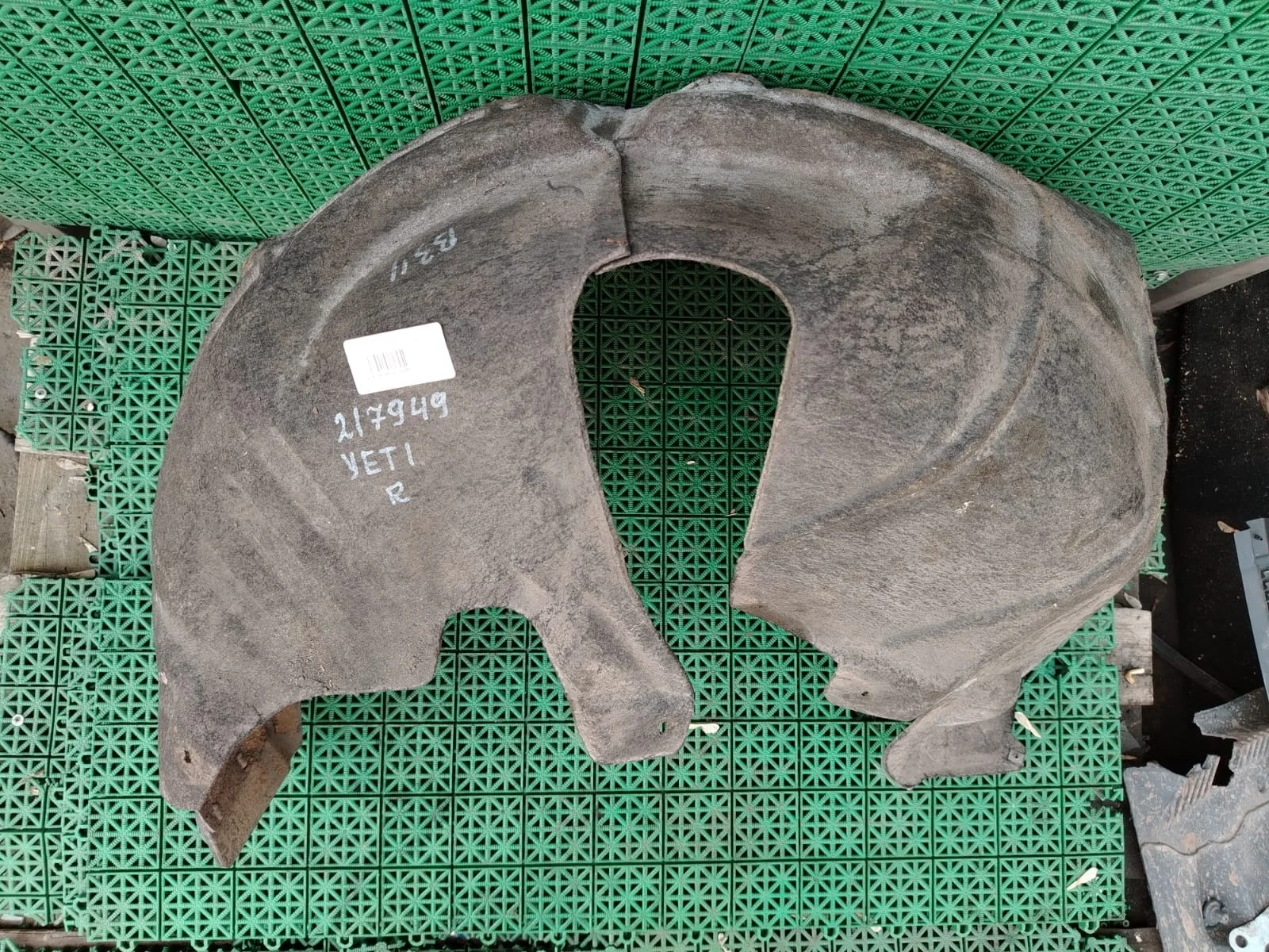 Подкрылок, локер SKODA YETI 2010-задний праваый б/у YETI(2010-