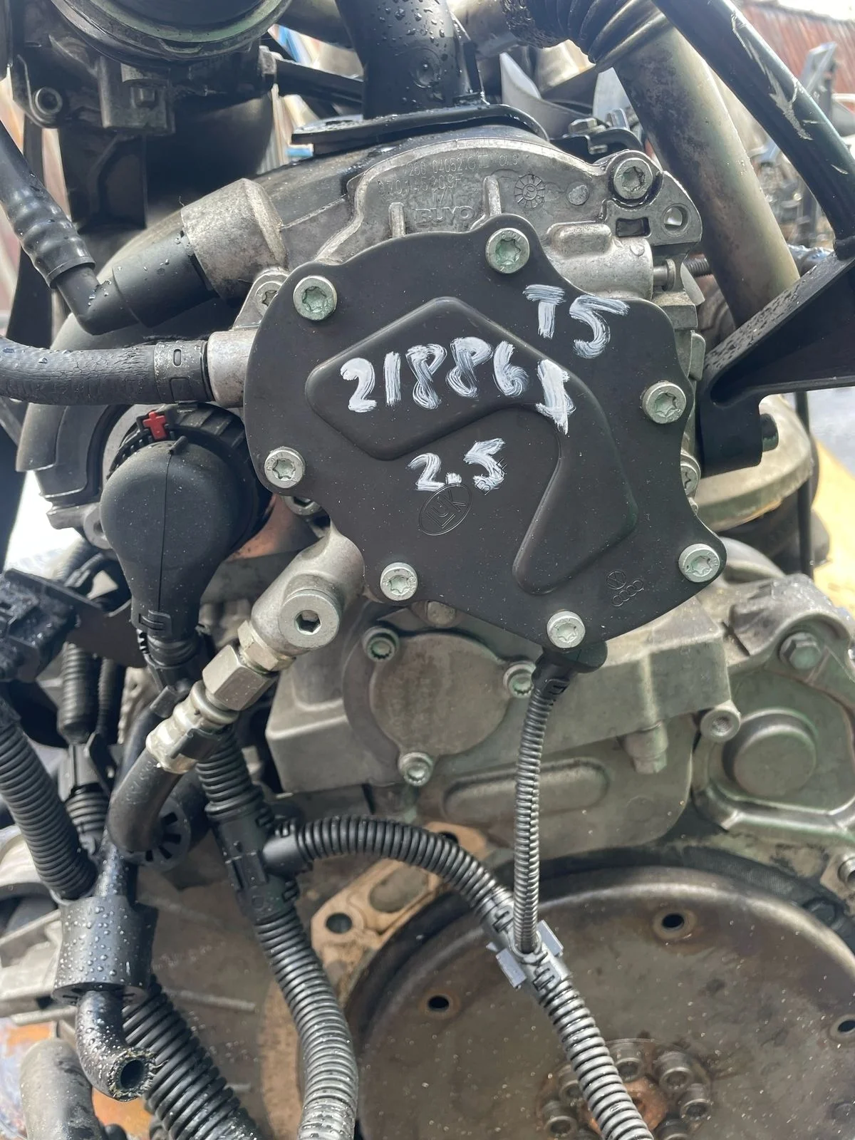 Тандемный насос вакуумный тормозной системы VOLKSWAGEN TOUAREG, TRANSPORTER T5 2,5 BAC 2004- б/у TRANSPORTER T5(2003-2015);TOUAREG(2003-2010)