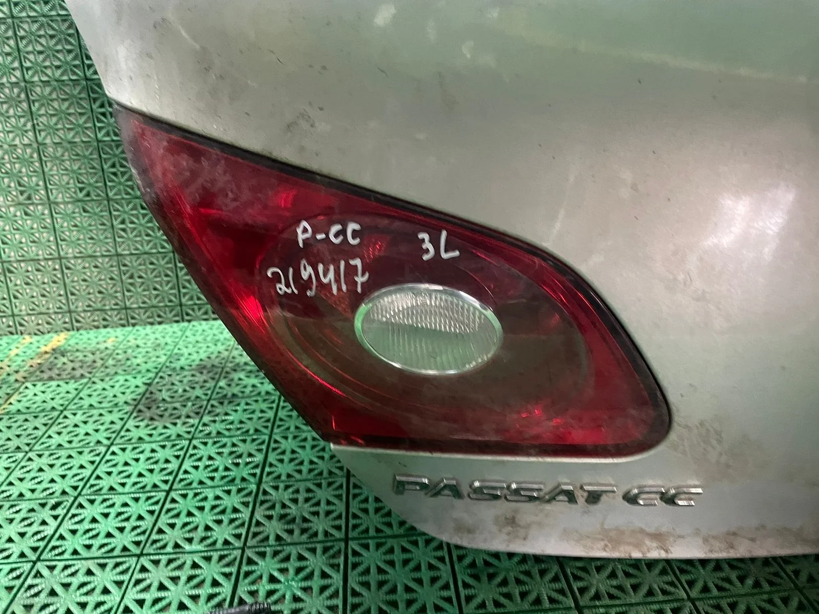 Фонарь VOLKSWAGEN PASSAT CC 2008- внутренний левый б/у PASSAT CC(2009-2012)