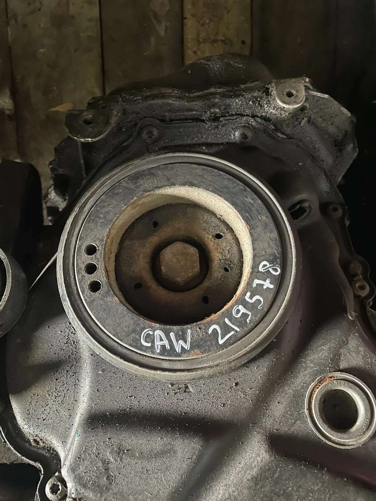 Шкив коленвала AUDI A3/A4 8K, SKODA OCTAVIA 1Z, VOLKSWAGEN TIGUAN 2008- CAWA б/у A3(2004-2013);A4 8K(2008-2012);A6 4F(2005-2011);OCTAVIA 1Z(2004-2012);PASSAT B6(2005-2010)