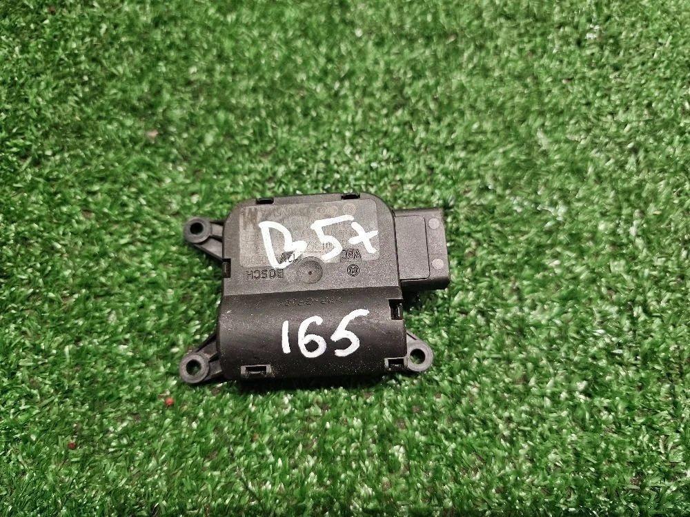 Моторчик заслонки печки VW Passat B6
