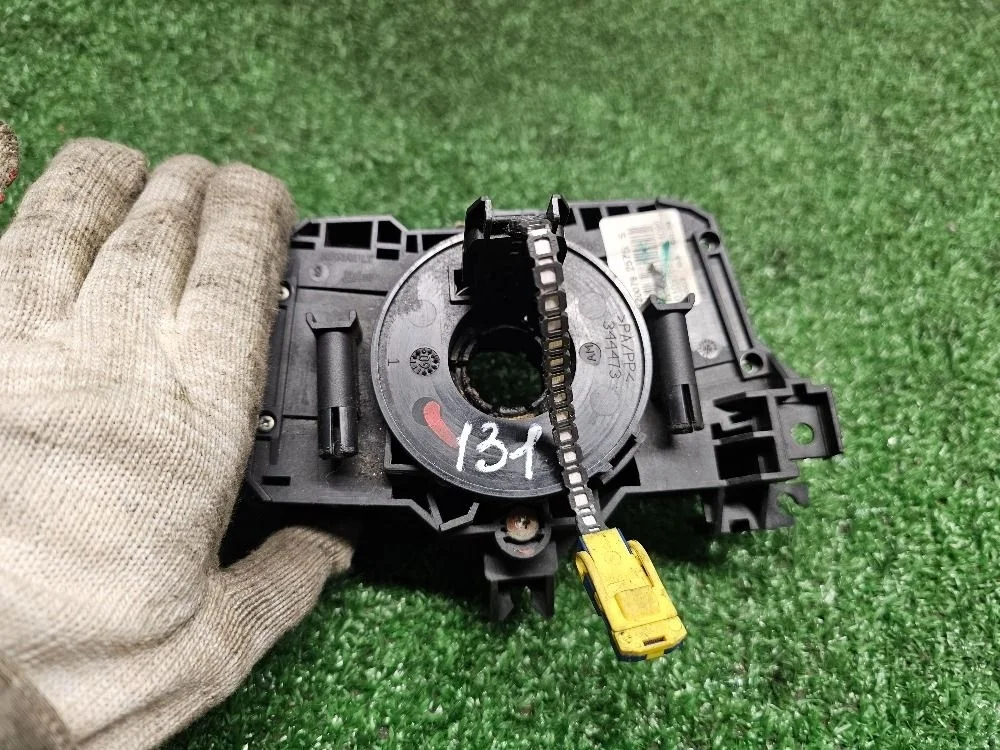 Подрулевой переключатель поворотов Renault Logan