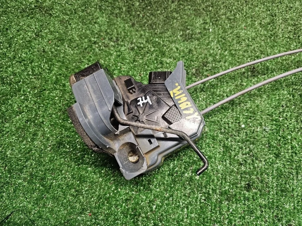 Замок двери передней левой Hyundai Solaris 2