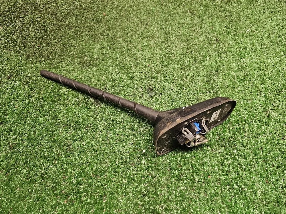 Антенна Skoda Rapid