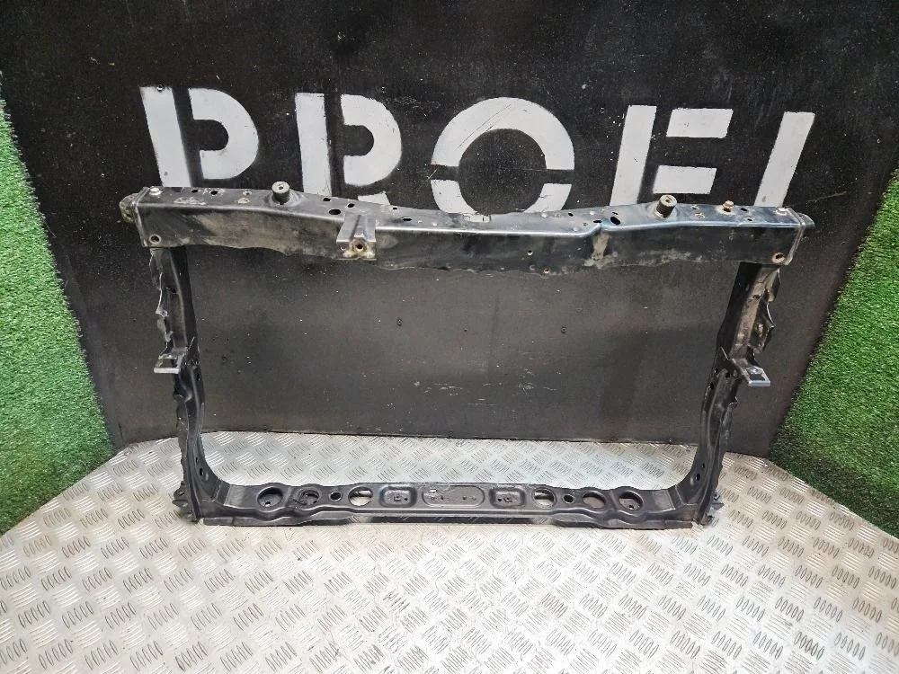 Телевизор на Toyota Corolla E150 1.6