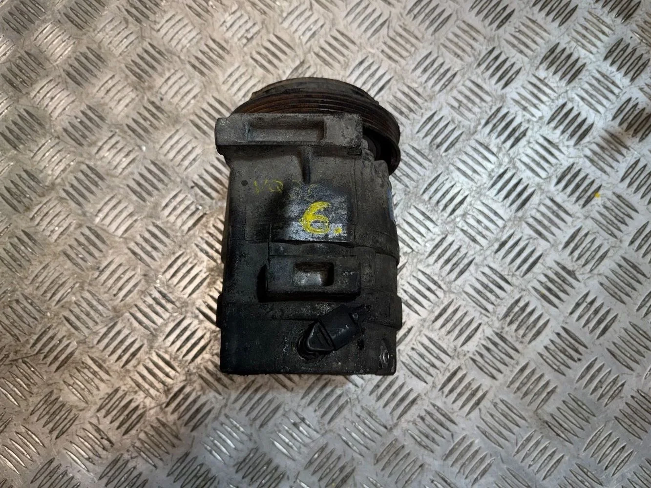 Компрессор кондиционера на Infiniti FX35