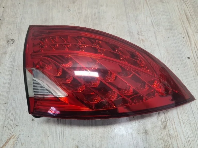 Фонарь в крыло Porsche Cayenne V8 2011 958 (92A)