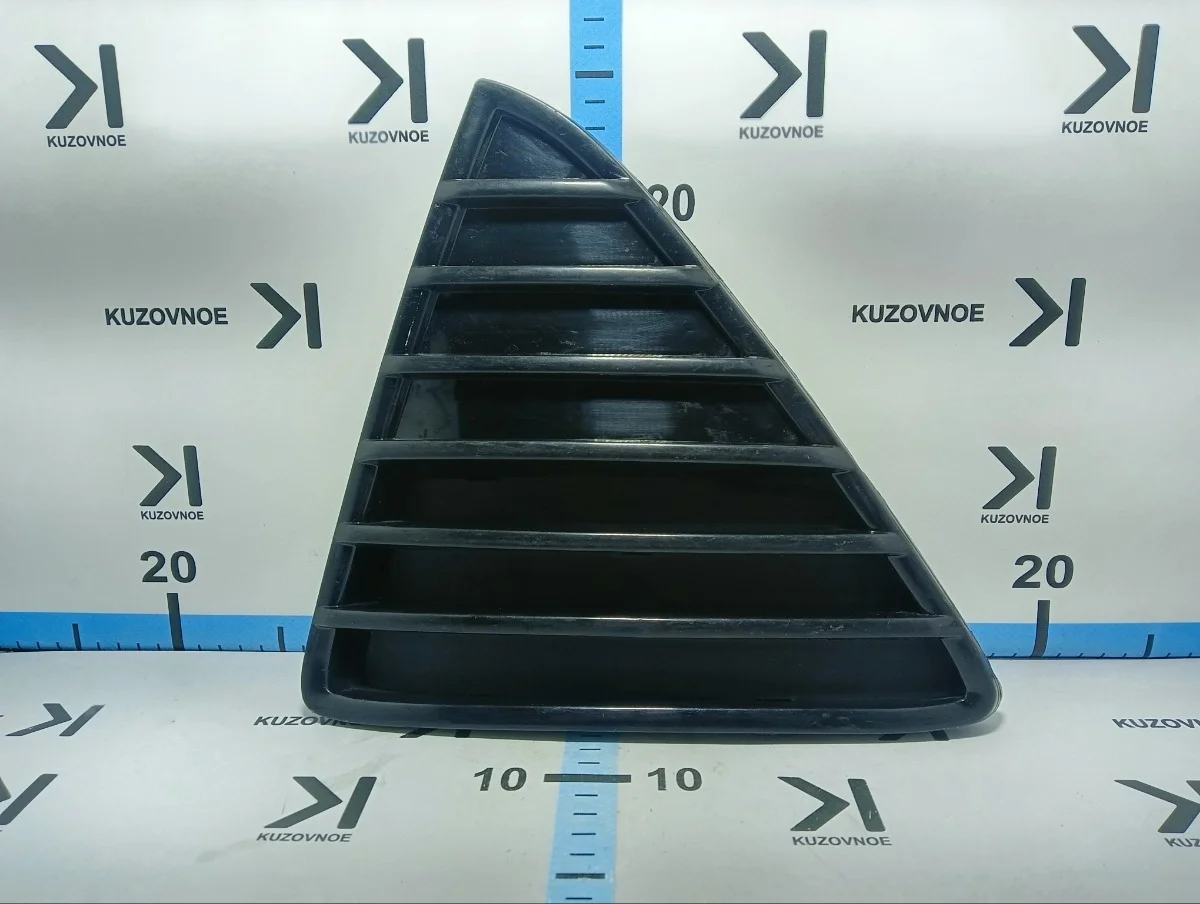 Решетка в бампер Ford Focus 2015 CB8