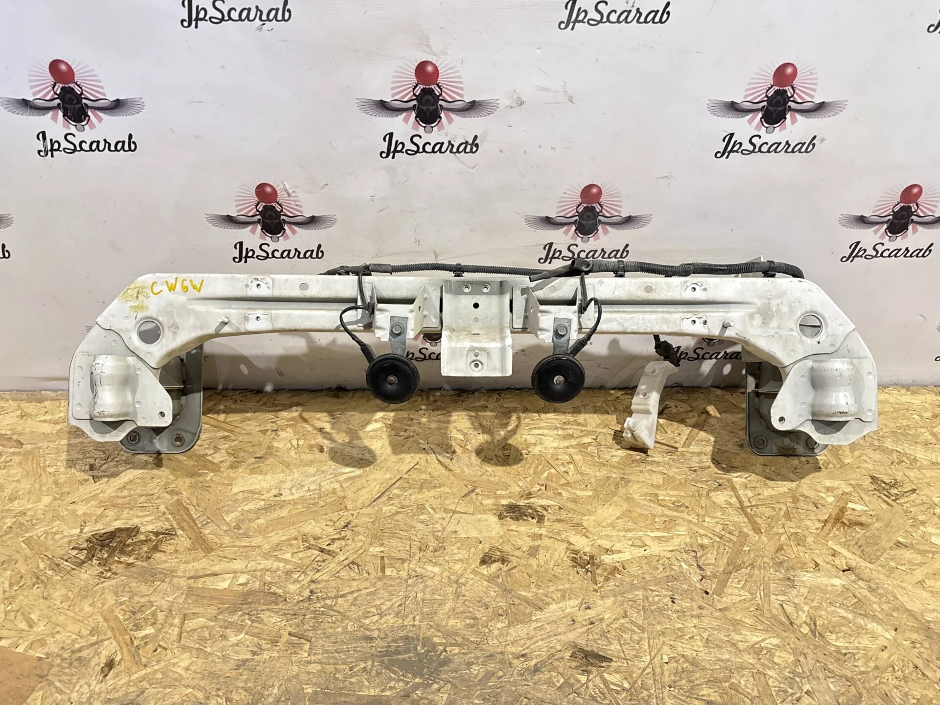 Усилитель переднего бампера Outlander XL CW5W