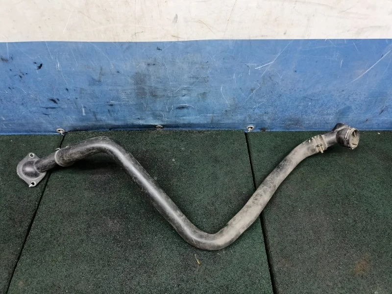 Патрубок системы охлаждения Skoda Octavia A5 2004-2013 1K0122051BE A5