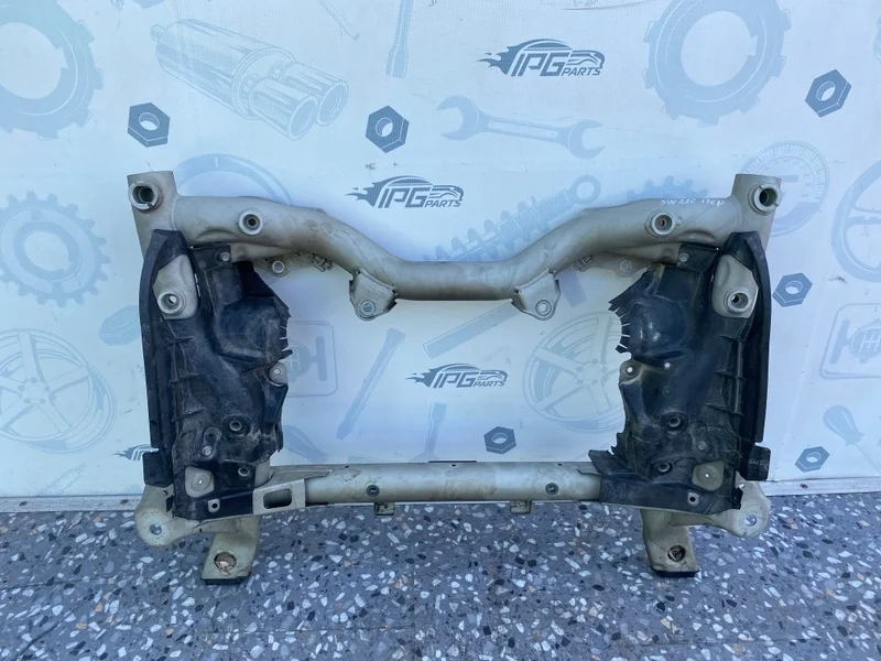 Подрамник передний Mercedes-benz 2013 W212