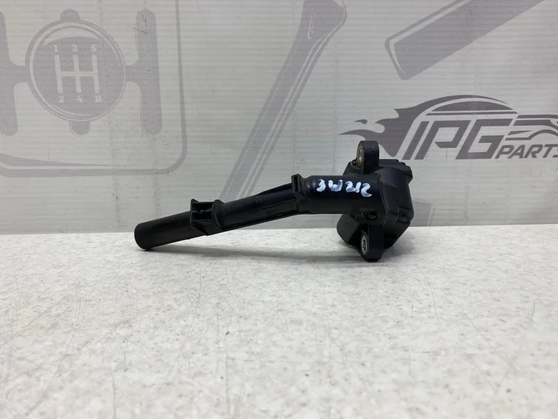 Катушка зажигания Mercedes-benz 2013 W212