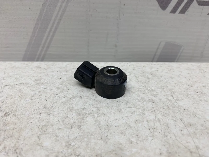 Датчик детонации Mercedes-benz 2013 W212