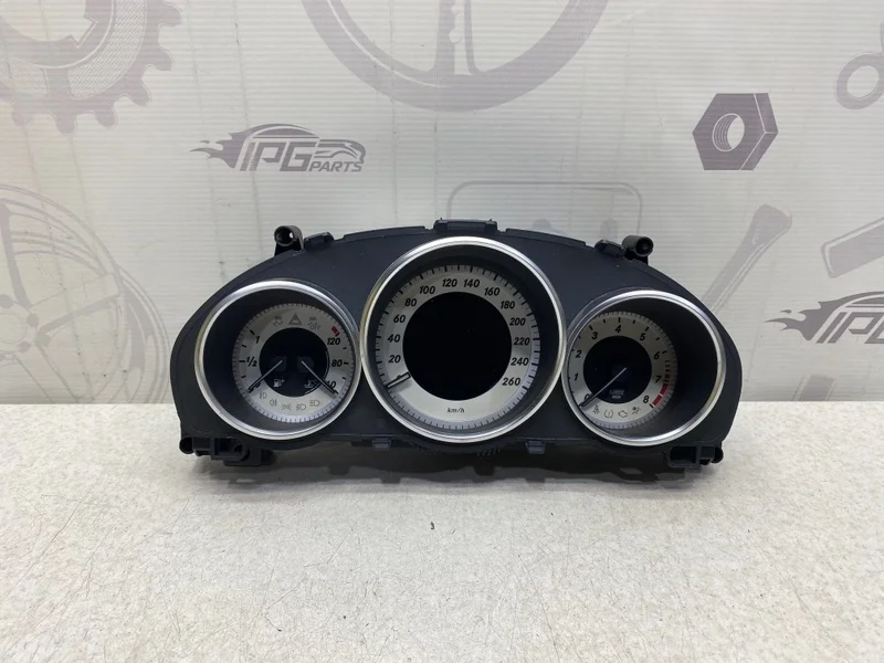 Панель приборов Mercedes-benz 2013 W212