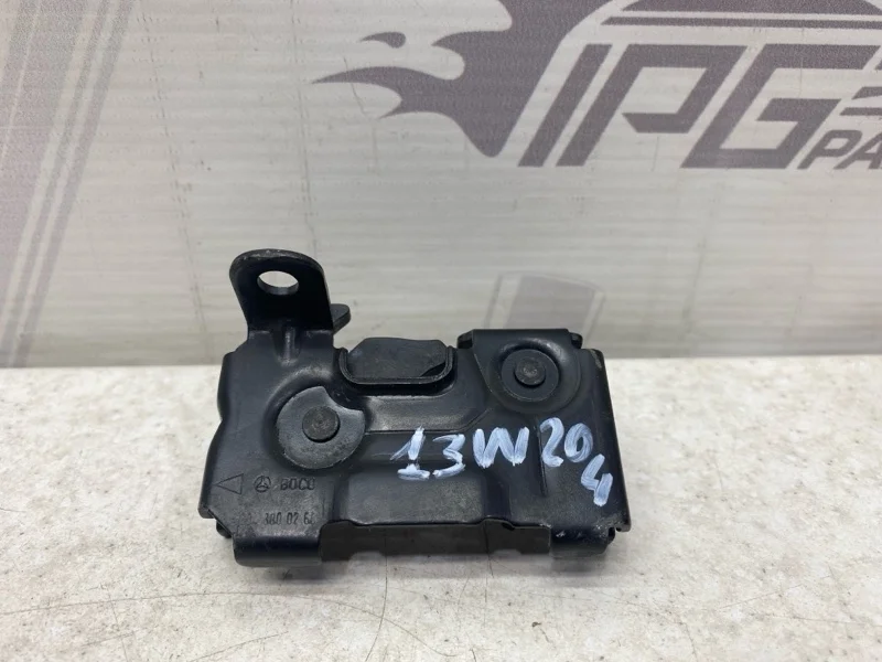 Замок капота Mercedes-benz 2012 C204