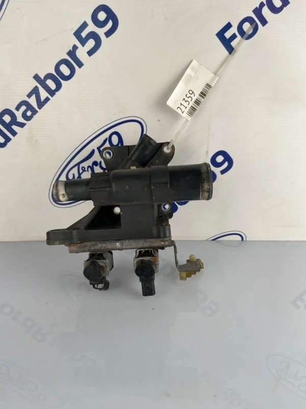 Фланец системы охлаждения Ford Focus 2 2007 1450955 CB4 1.8 (QQDB)