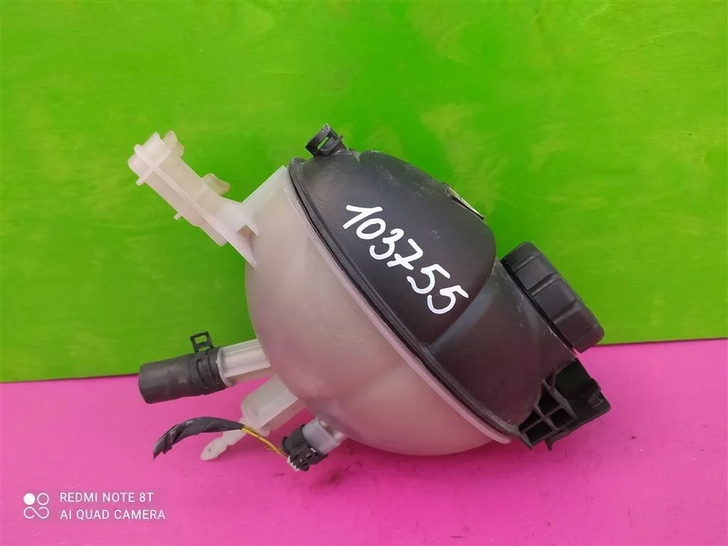 Бачок расширительный W204 W207 W212 A2045000749