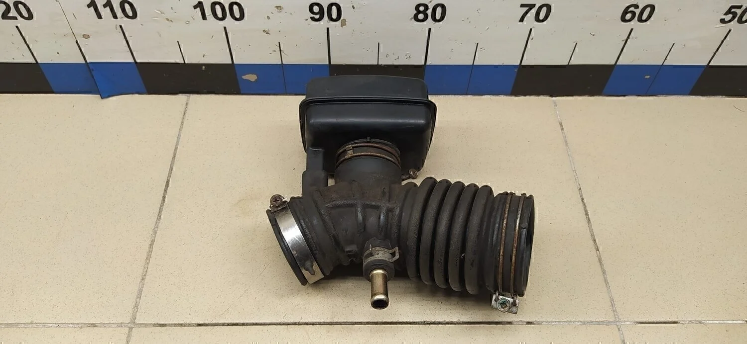 Патрубок воздушного фильтра Almera Classic (B10) 2006-2013