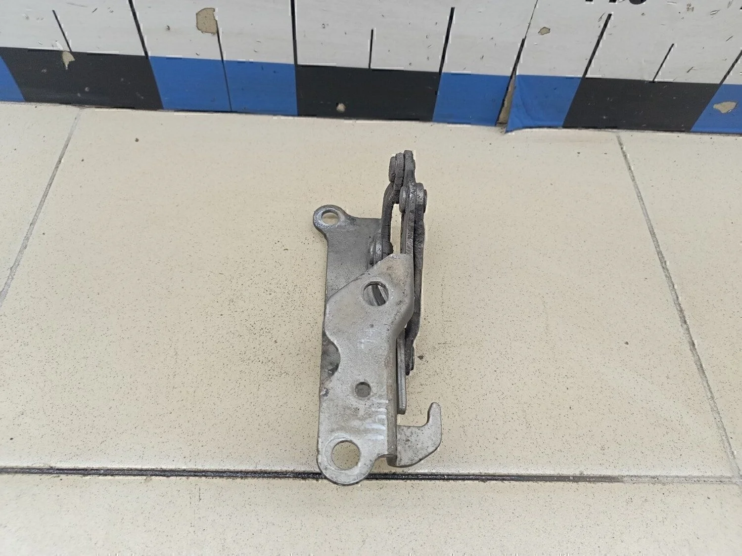 Петля капота левая Sonata V (NF) 2005-2010