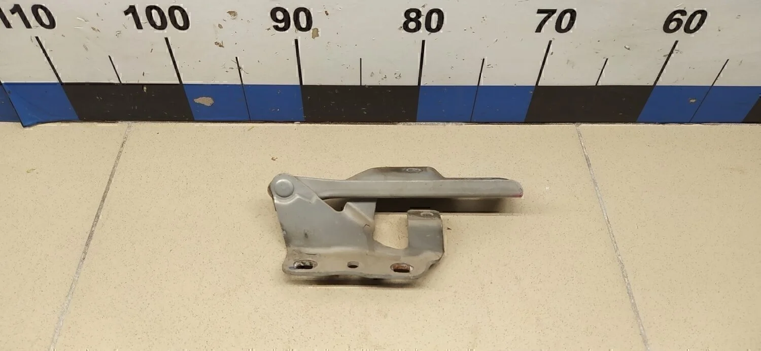 Петля капота правая Almera Classic (B10) 2006-2013