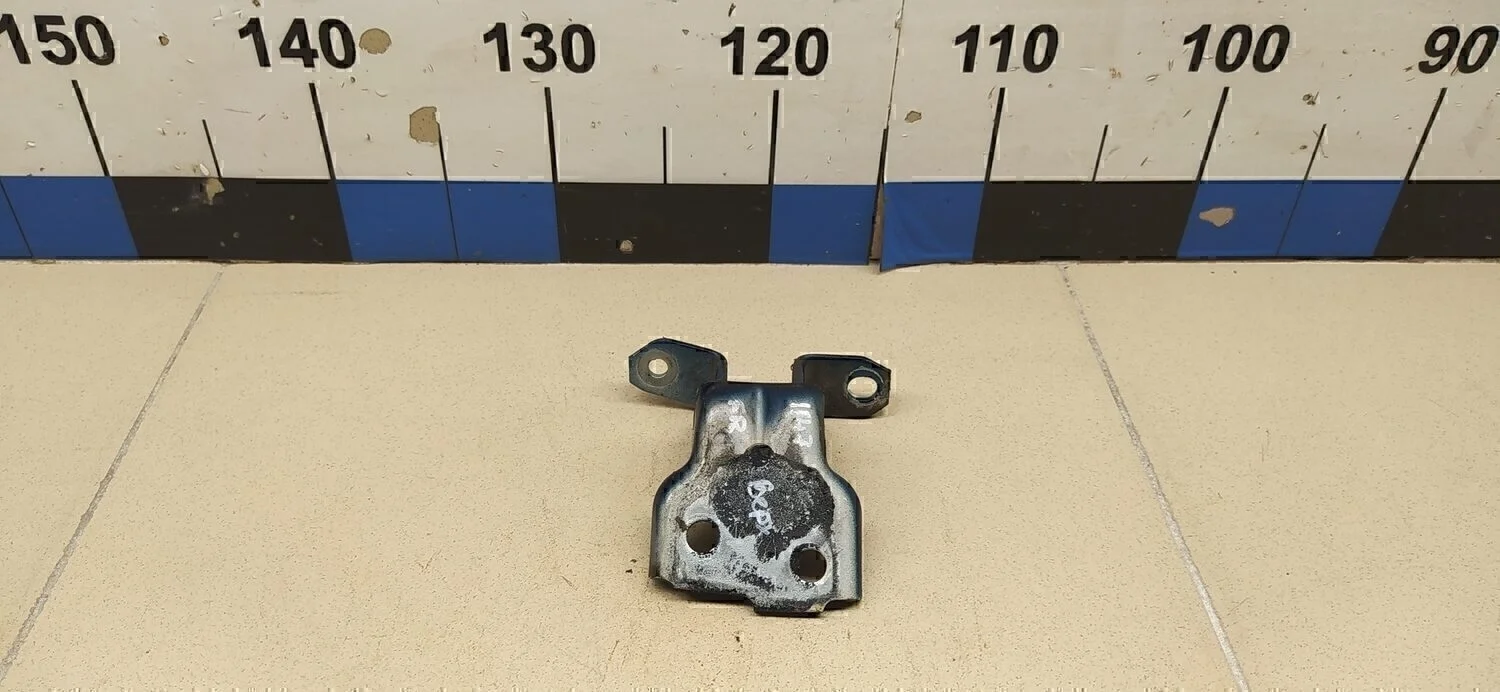 Петля двери передней правой верхняя Swift 2004-2010