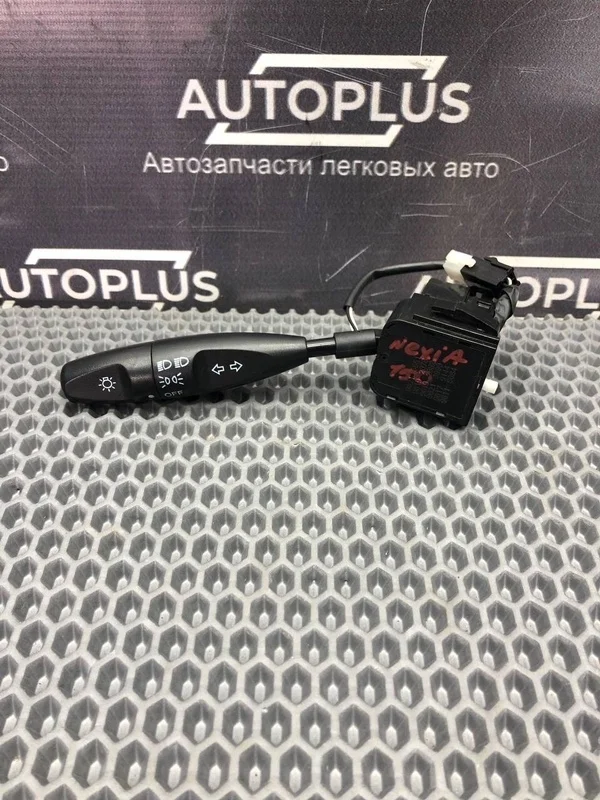 Подрулевой переключатель поворотников Daewoo Nexia 2010 96215551 N150 F16D3