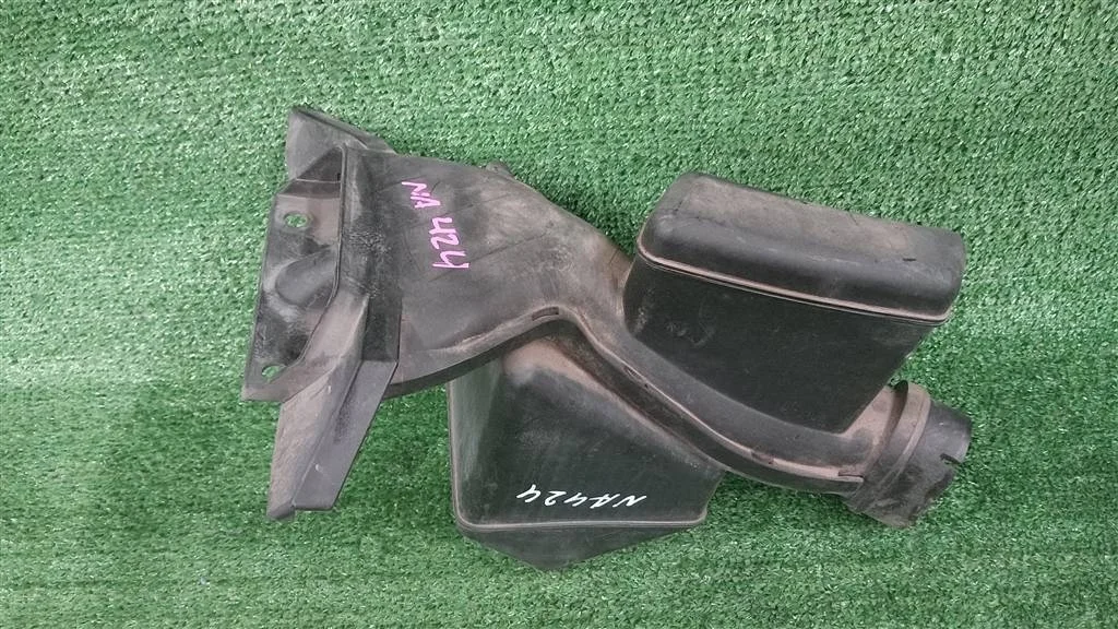 Б.у. воздухозаборник MITSUBISHI GRANDIS NA4W MITSUBISHI GRANDIS NA4W