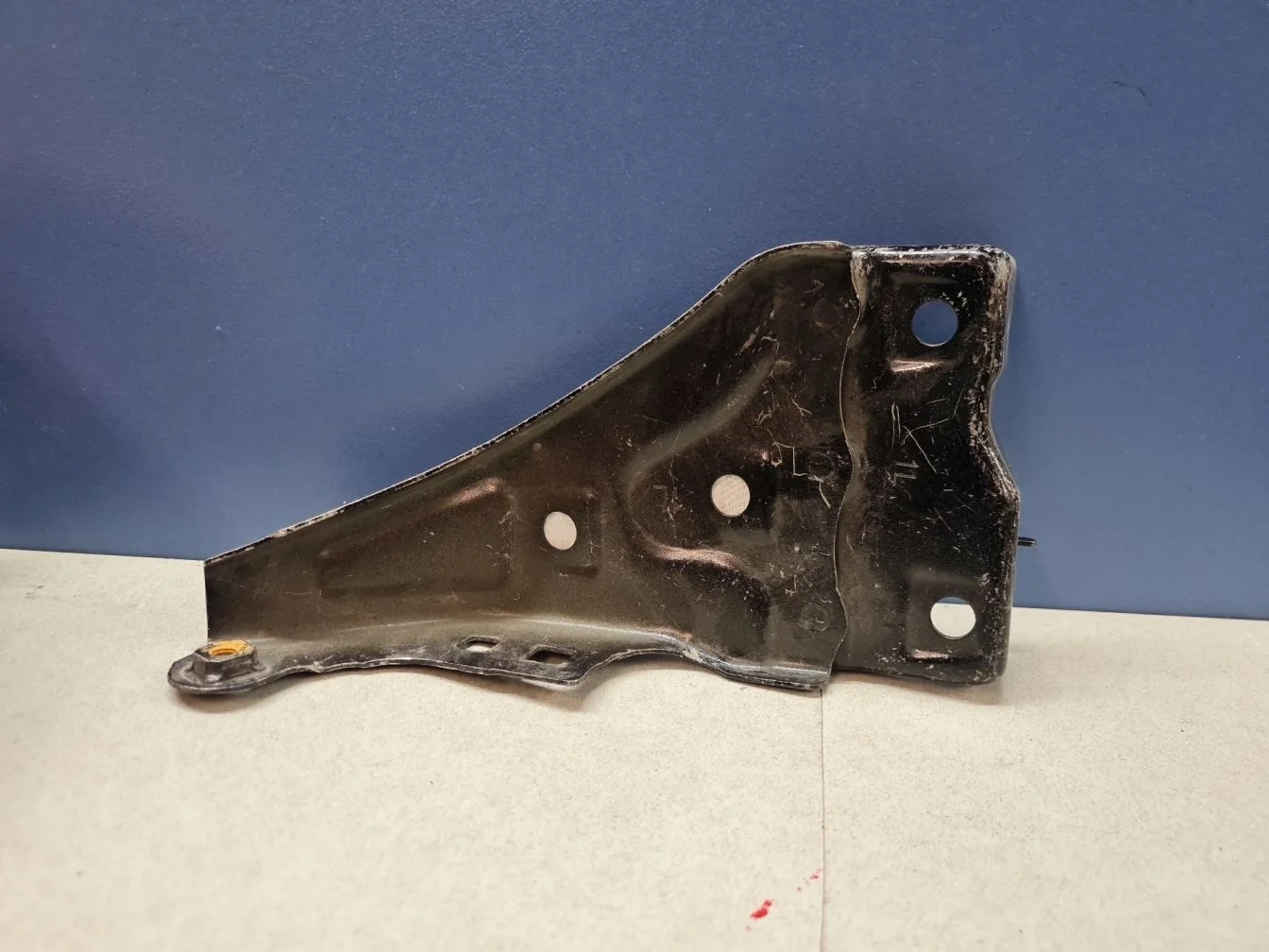 Кронштейн усилителя переднего бампера левый для Toyota Land Cruiser Prado 150 2009-