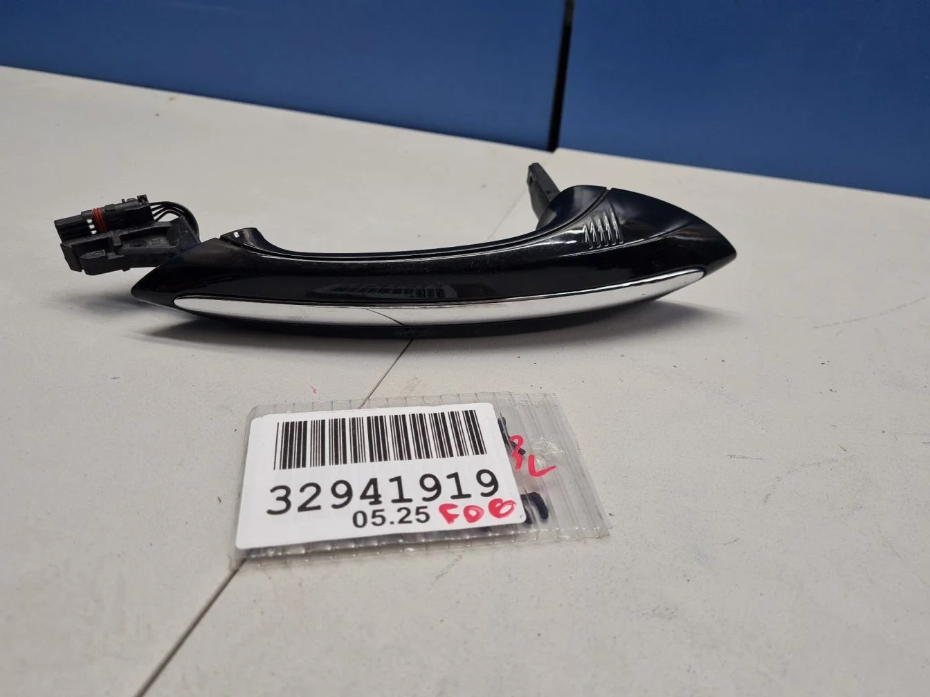 Ручка двери нaружная левая для BMW 6 F06 Grand Coupe 2011-2017