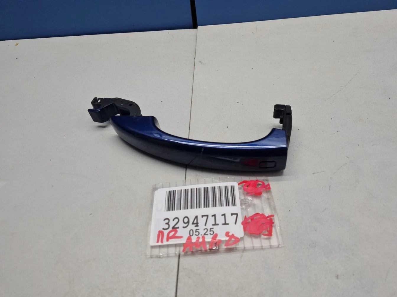 Ручка двери нaружная для Audi A4 B8 Allroad quattro 2009-2016