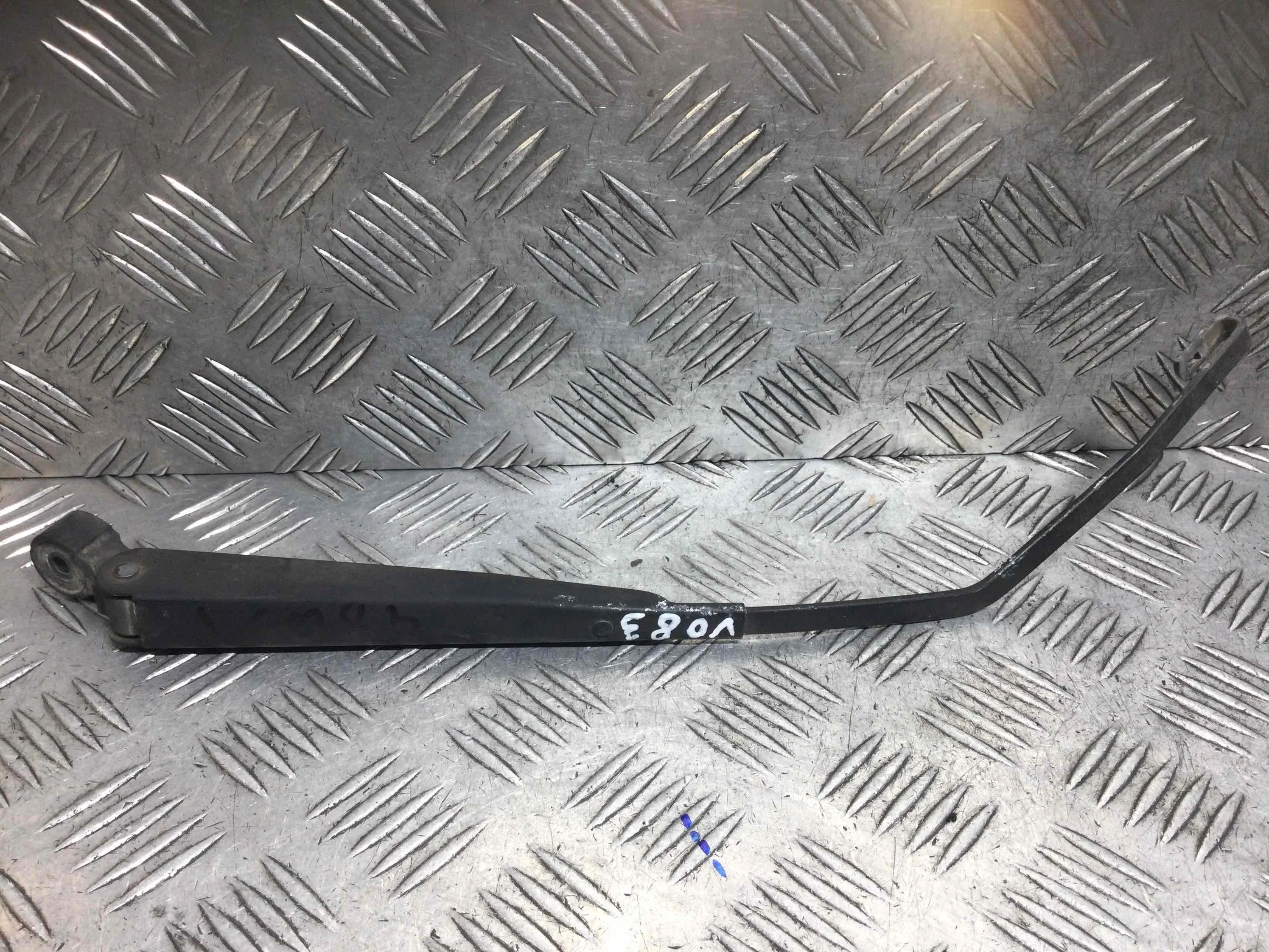 Щеткодержатель задний Mitsubishi Pajero Sport 1 поколение (1996-2005) дизель 2.5 TD Механика