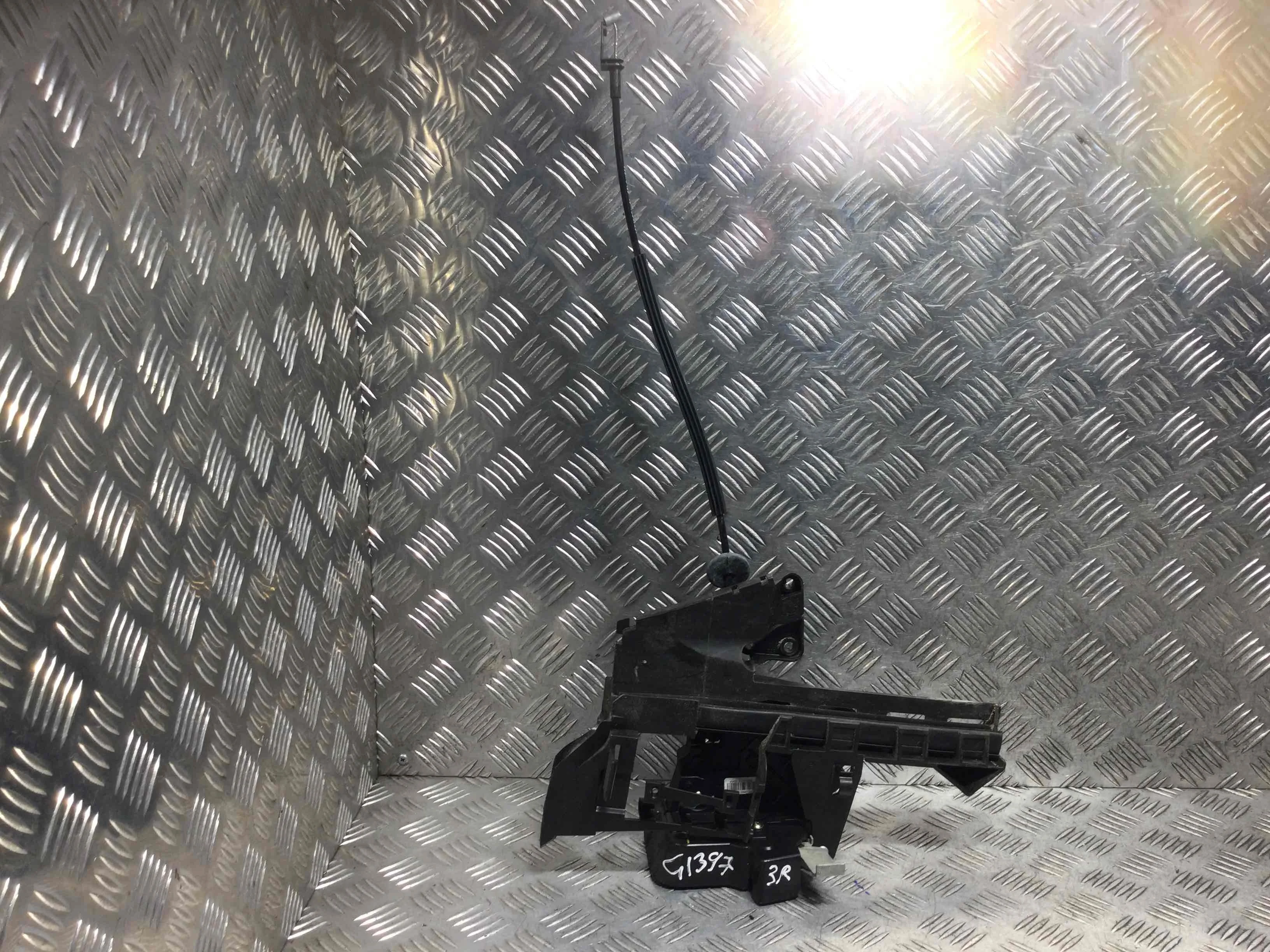 Замок двери задней правой Ford Focus 1 поколение [рестайлинг] (2001-2005) бензин 1.6 i Механика Универсал