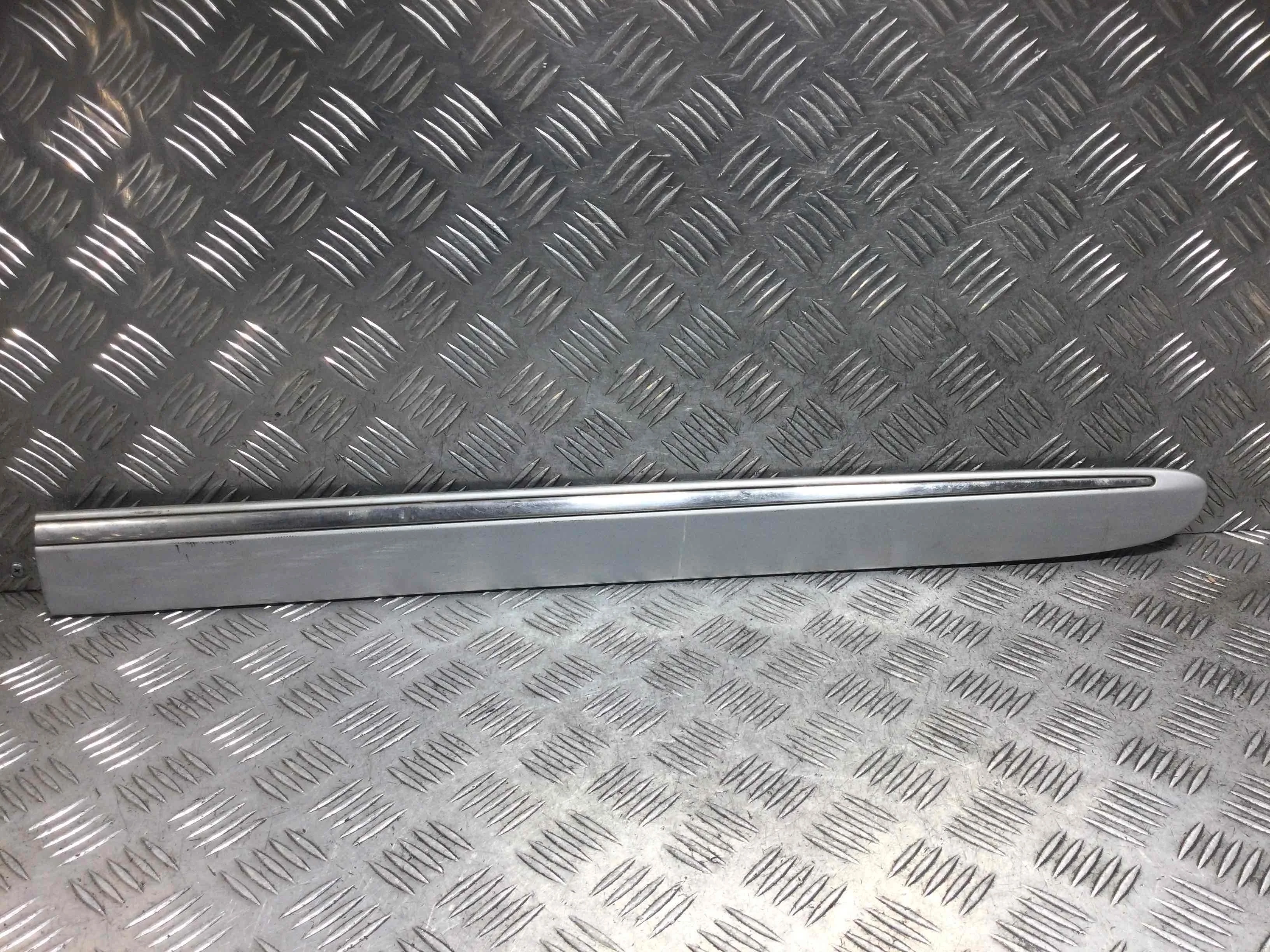 Молдинг двери задней левой Mercedes E-klasse E-klasse (W211) 2002 - 2009 дизель 3.2 CDI Автомат Седан