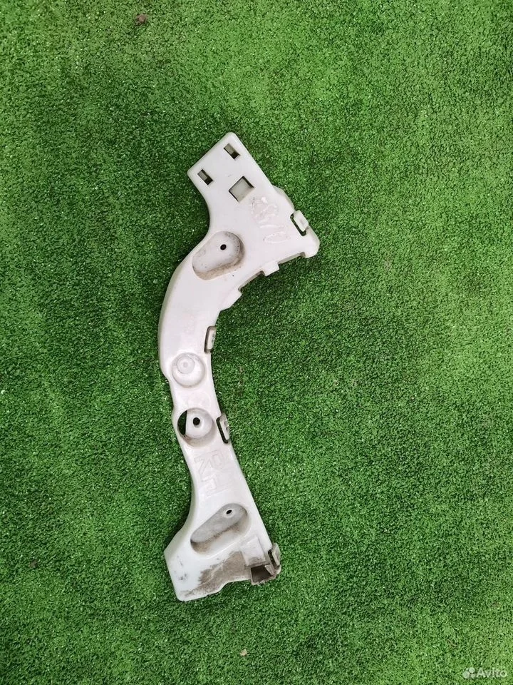 Кронштейн заднего бампера ford focus 3 х\б rh